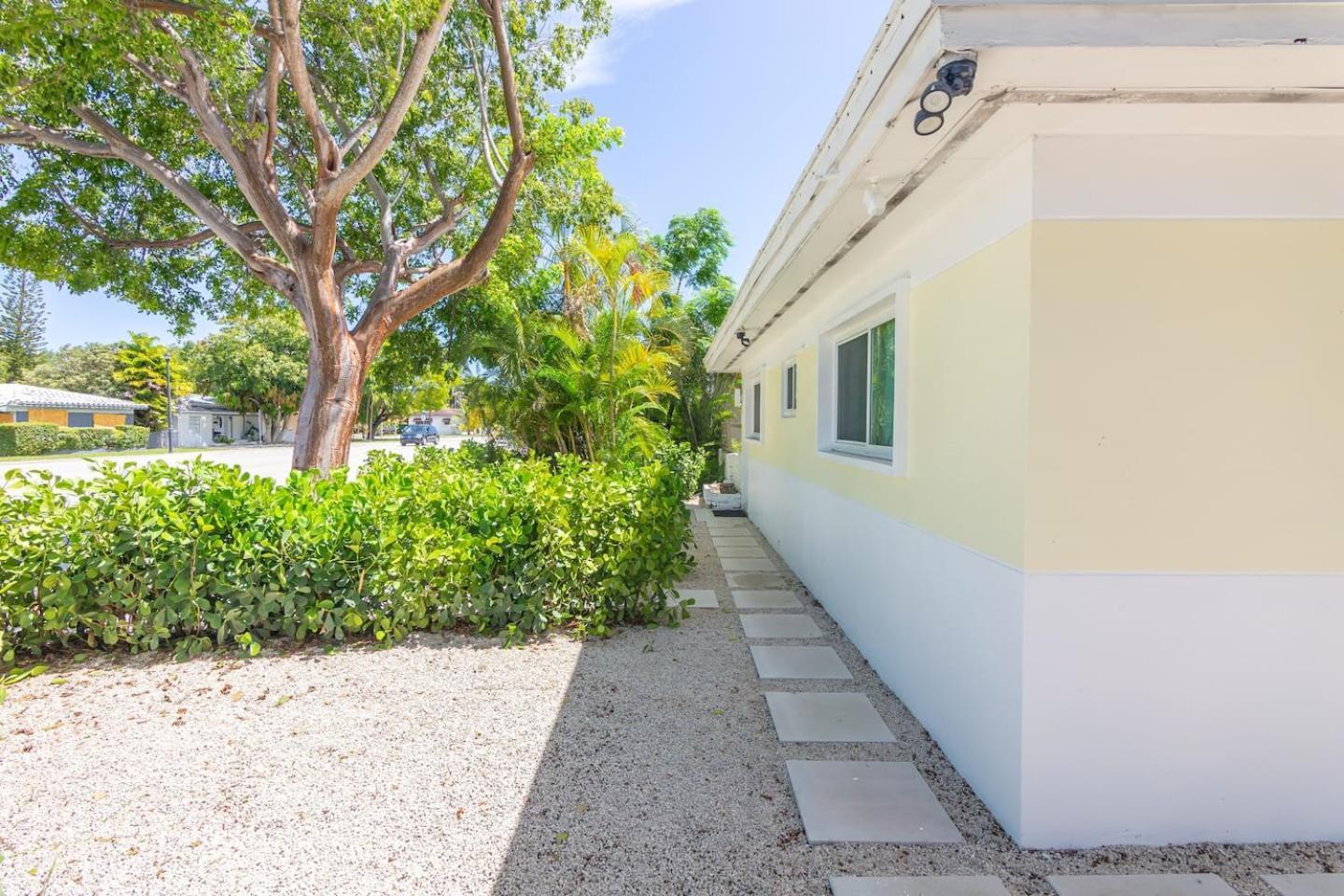 Newly Renovated Stylish Studio In El Portal #2 Miami Exterior foto